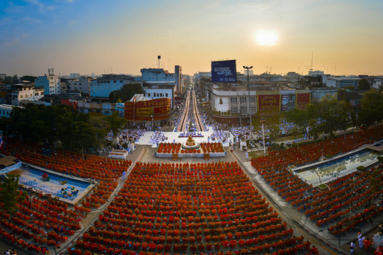 โครงการตักบาตรพระทั่วไทย 2,000,000 รูป